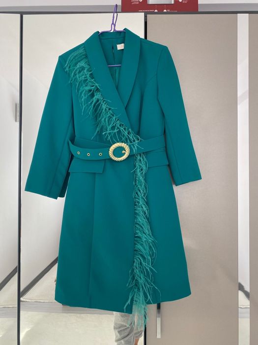 Официална рокля.