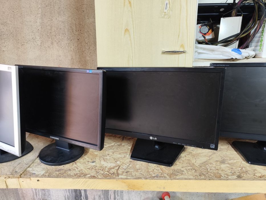 Монитор для персонального компьютера