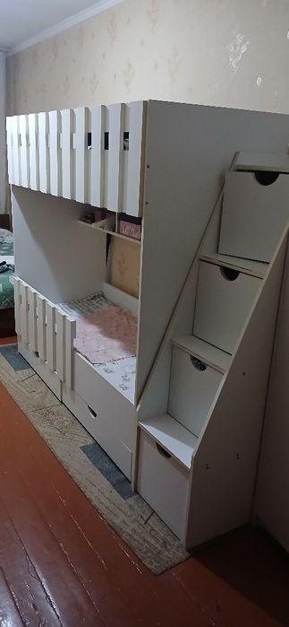 Продам 2-х ярасную кровать