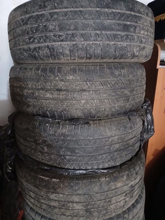 Продам зимние Шины 225/60R17