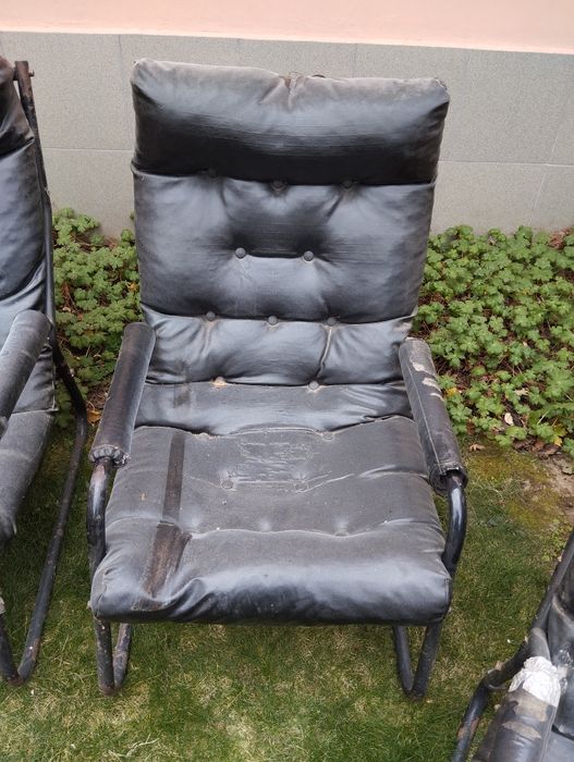 4 бройки кожени стола с леки забележки!