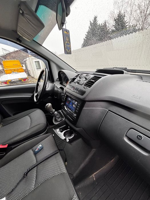 Mercedes Vito 8+1 model lung