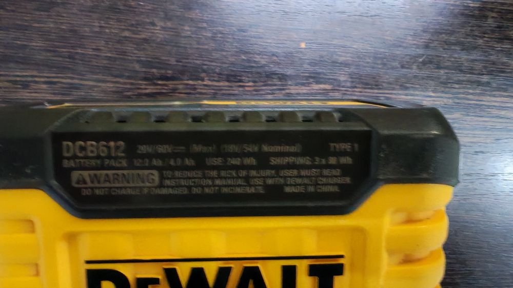 Батарея  (аккумулятор) DeWalt 20 V, 12 Ah