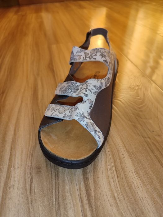 Продаются сандали