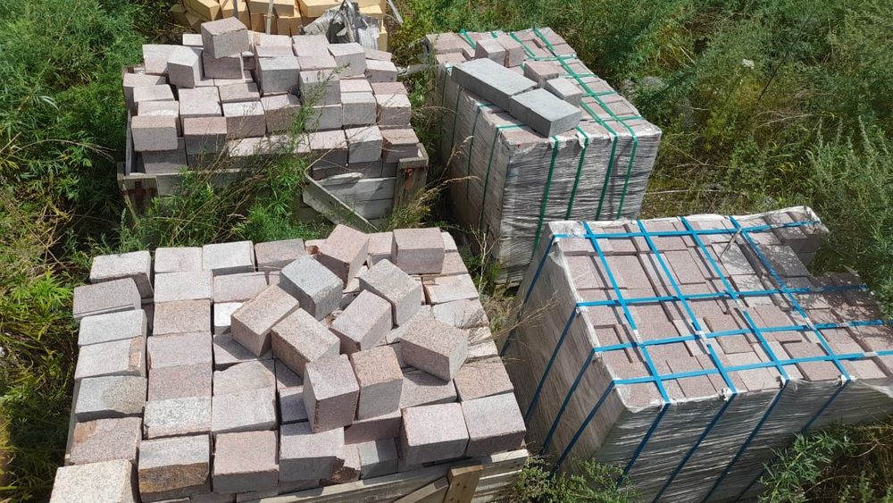 Пиленная гранитная брусчатка