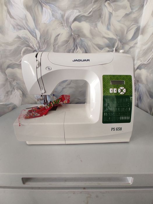 Продам швейную машинку ягуар