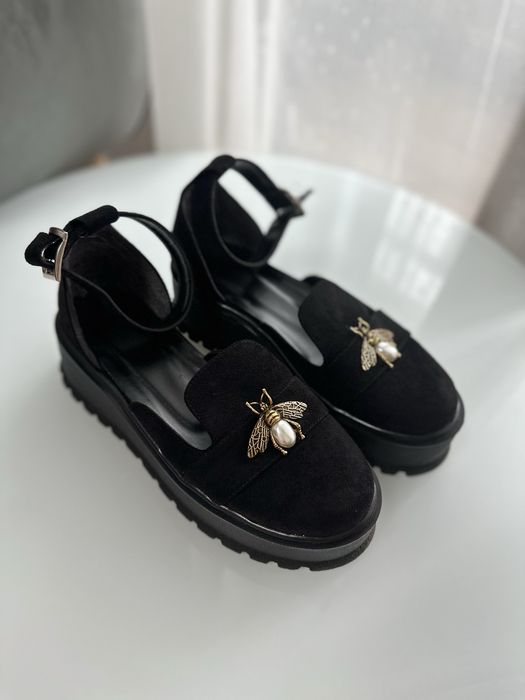 Sandale marimea 39