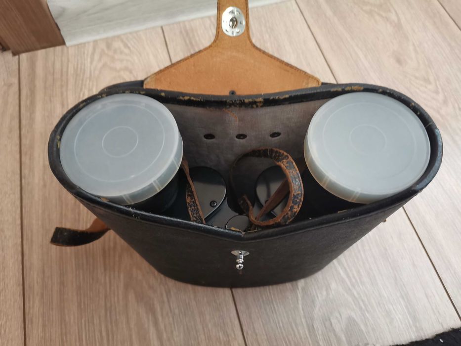 Стар масивен бинокъл