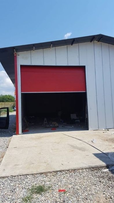 Usi de garaj cu hublouri  FABRICA