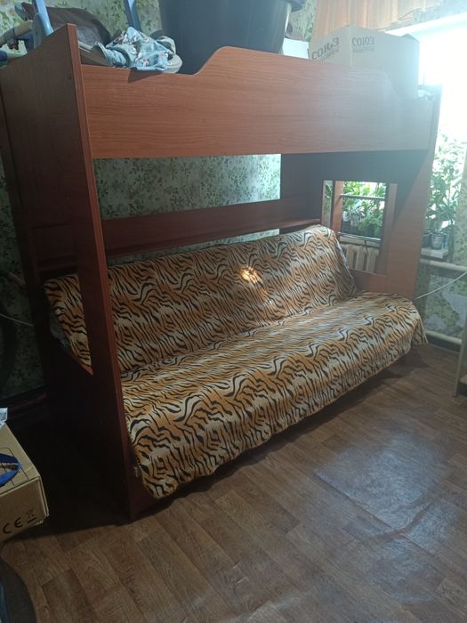 Двухэтажная кровать