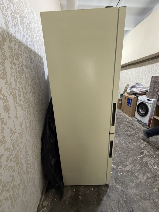 Продам холодильник Haier