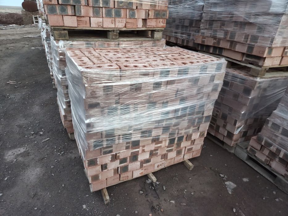 Продам кирпич новый.