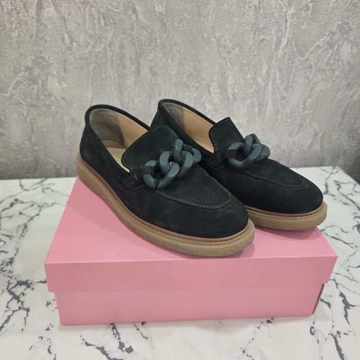 Одежда и обувь на все времена года .