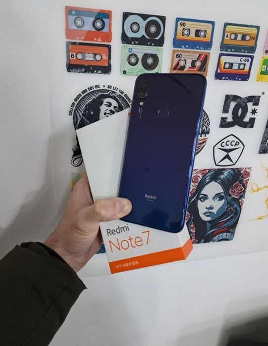 Redmi note 7 память 64гб всё родное идеальное состояние