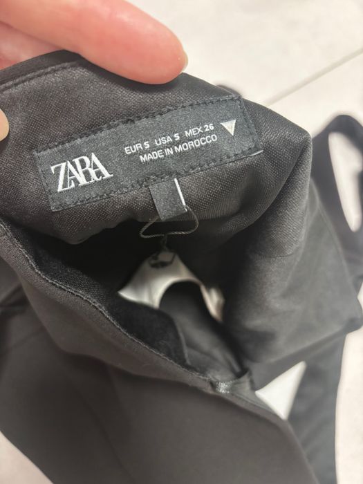 Zara Нов черен дамски топ-елек с цип S
