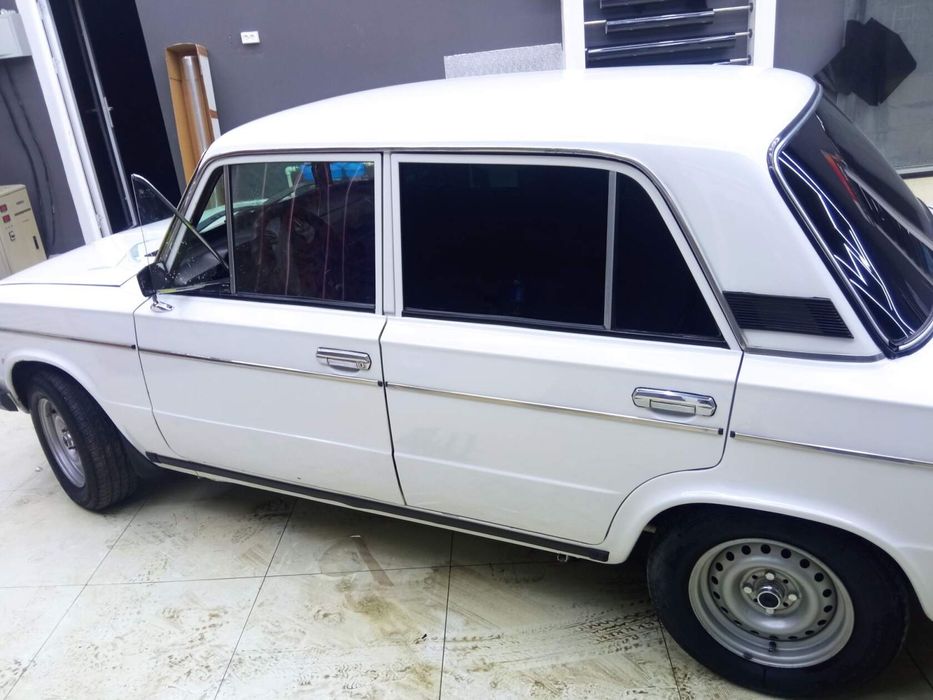 Жигули 2106.    .