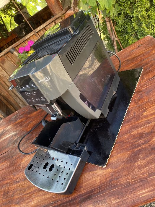 Espressor automat De’Longhi Magnifica