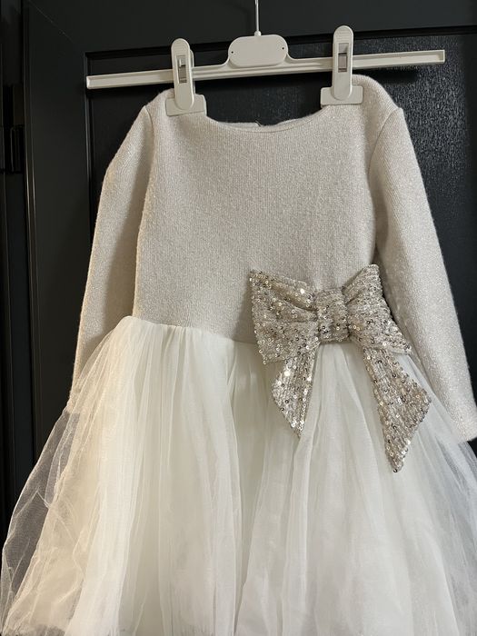 Детска рокля 98 златиста с тюл