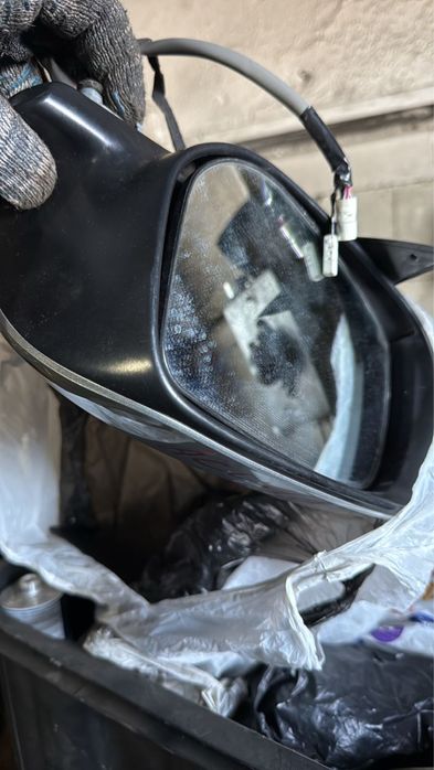 Продам левое зеркало Камри 40