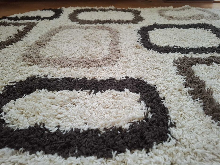 Covor Shaggy oval călduros/pufos/fir lung mărime 1,2/2 în stare bună