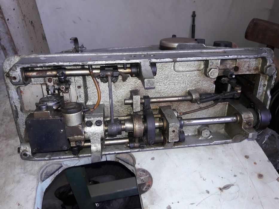 Продам швейную машинку Минерва