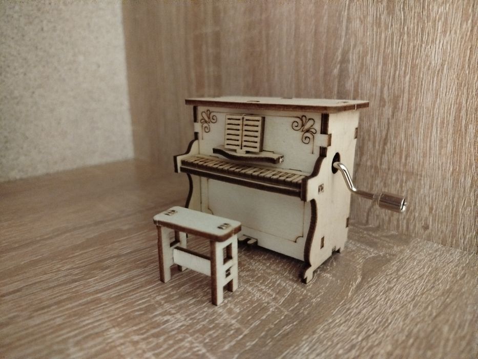 Музыкальная шкатулка коробочка