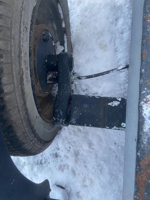 Прицеп заводской 1,5 тонны с лапами