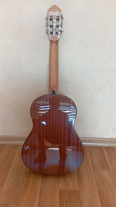 Гитара 3/4 Срочно продается Индонезия