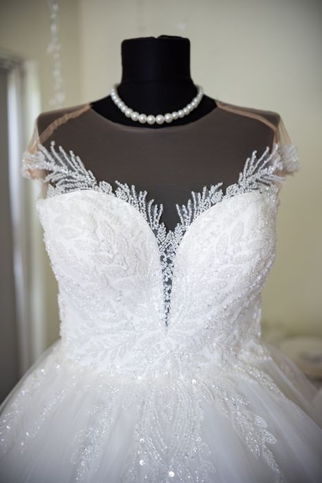 Vand rochie de mireasa