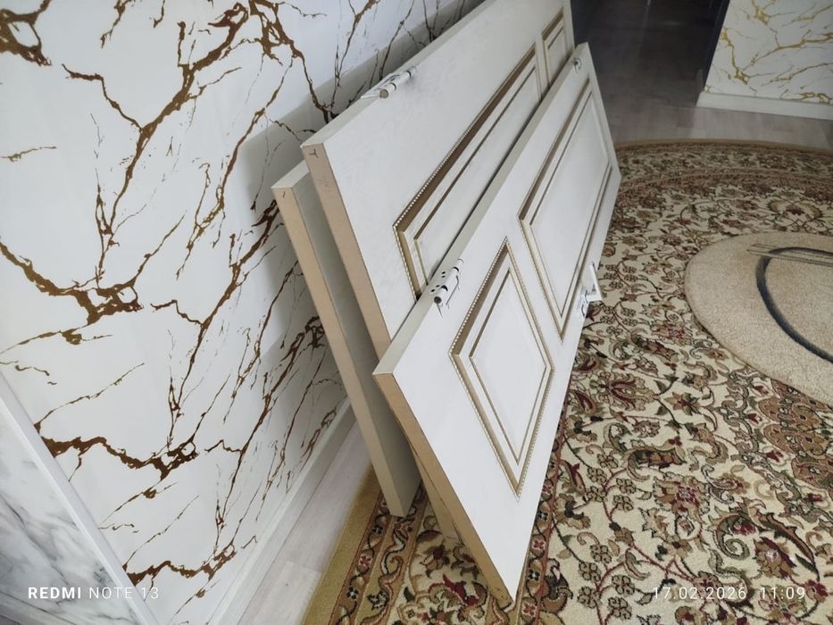 Продам меж комнатные двери 0,60см 1штук, 0,80см 1штук,0,90 1штук