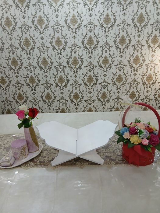 Китоб ва Куръон учун мустахкам подставка (кул мехнати)