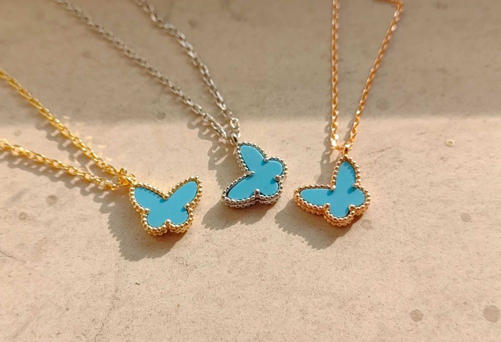 Златно дамско колие с пепрудка от син тюркоаз, Van Cleef & Arpels VCA