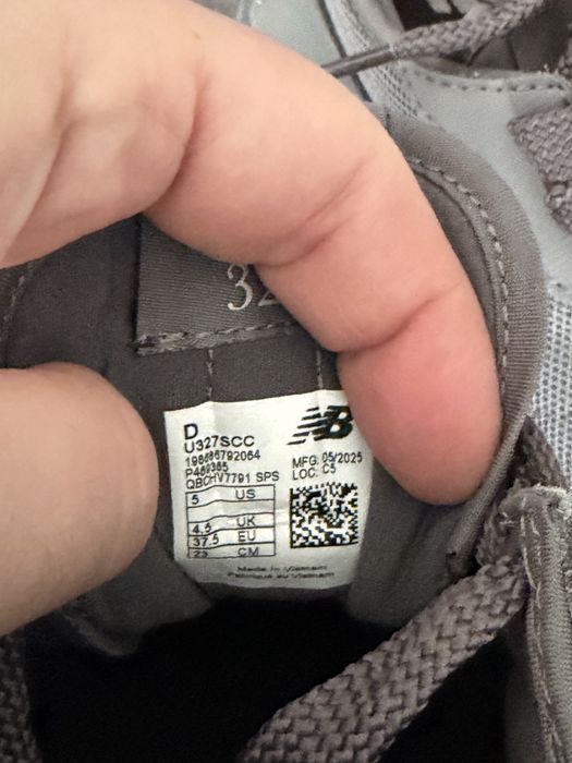 New Balance 327 culoare gri inchis marimea 37.5 noi originali