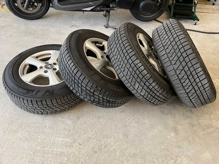 Джанти със зимни гуми KUMHO 215/70/16 с грайфер 7.39мм. за Хюндай/Киа!