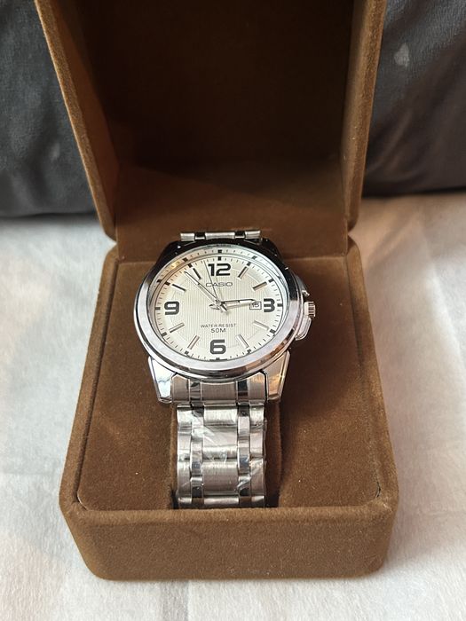 Мужские часый.