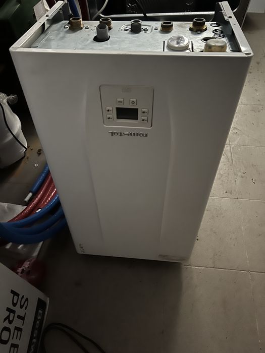 Dezmembrez sau vand intregi  centralele