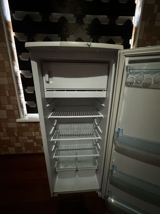 Холодилник бирюса