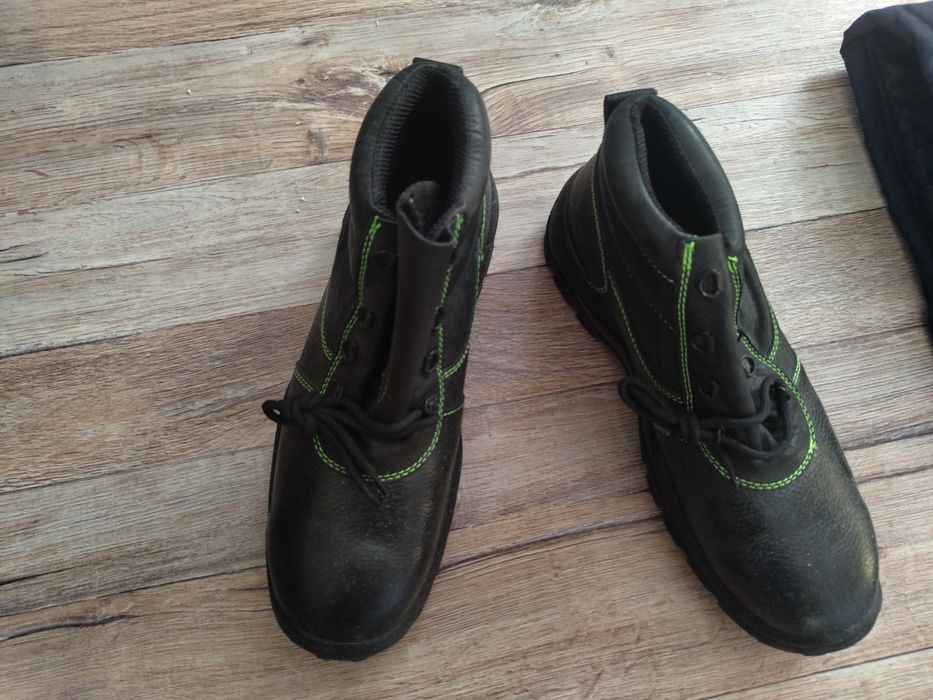 Спецобувь, ботинки, новые, размер 45.