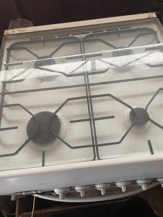 Vând Aragaz cu cuptor electric