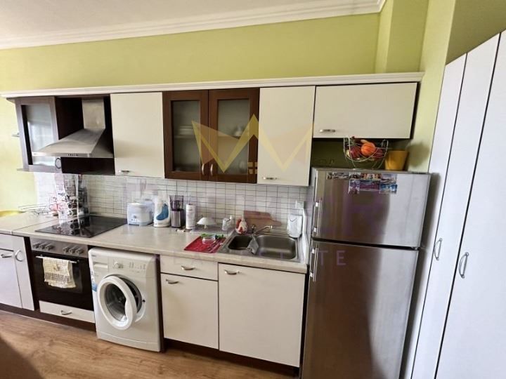 Дава се под наем Двустаен апартамент в Варна, м-т Св. Никола - 70 кв.м за 448.8 € - Снимка #2