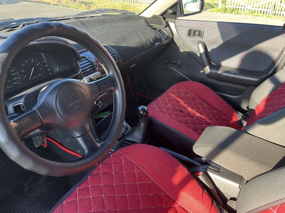 Продам мазду 323