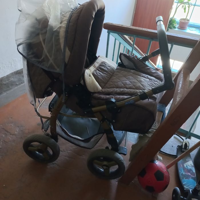 Продам коляску зима-лето