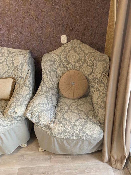 Диван и два кресла