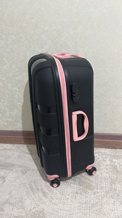 Чемодан на колесах, IVS размер M