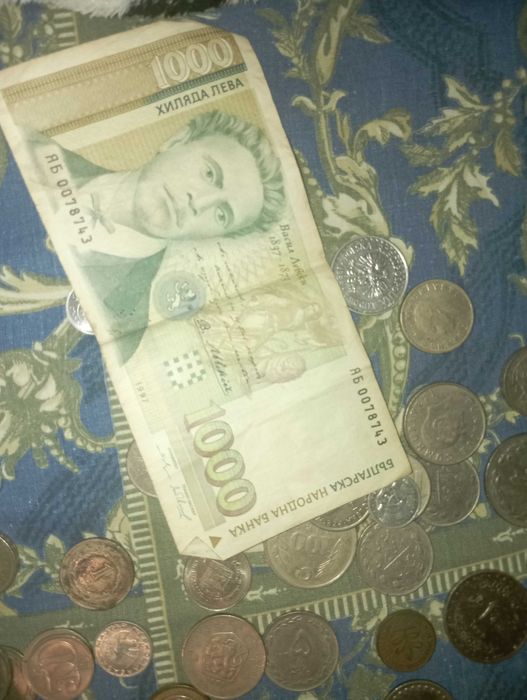 Монети банкноти стари различни