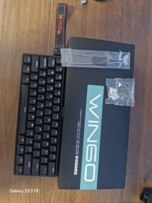 Продам игровую магнитную клавиатуру