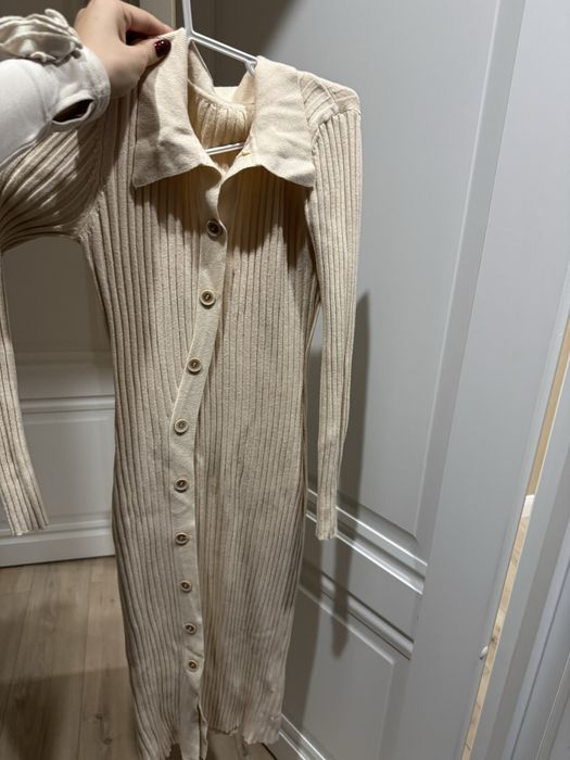 Девочки продаю вещи за символическую цену