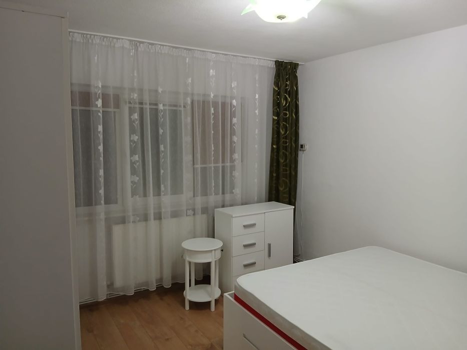 Proprietar Închiriez ap. 2 camere Trivale, etaj 2, parcare