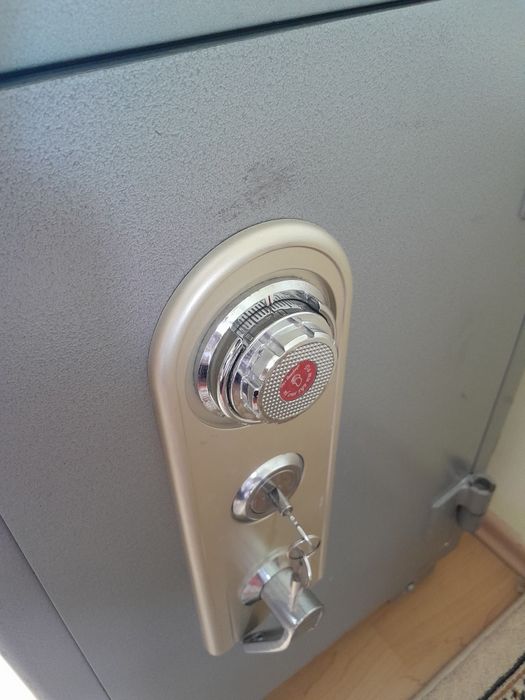 Сейф сатылады жаксы куинде