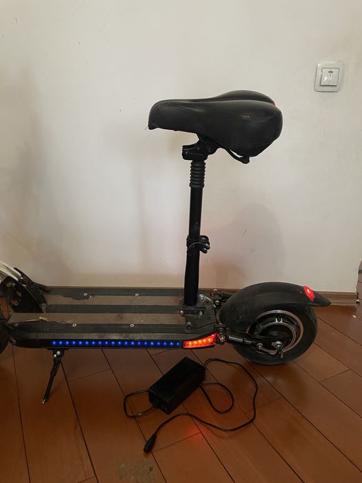 Продам самокат электрический